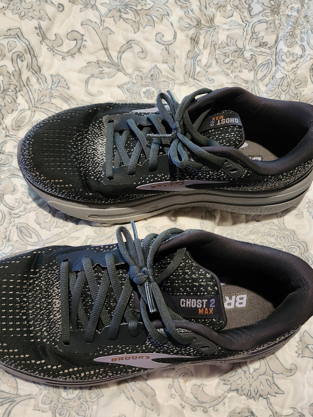 Brooks Ghost 2 Max Women's Athletic Running Shoes in Lavender and Gray